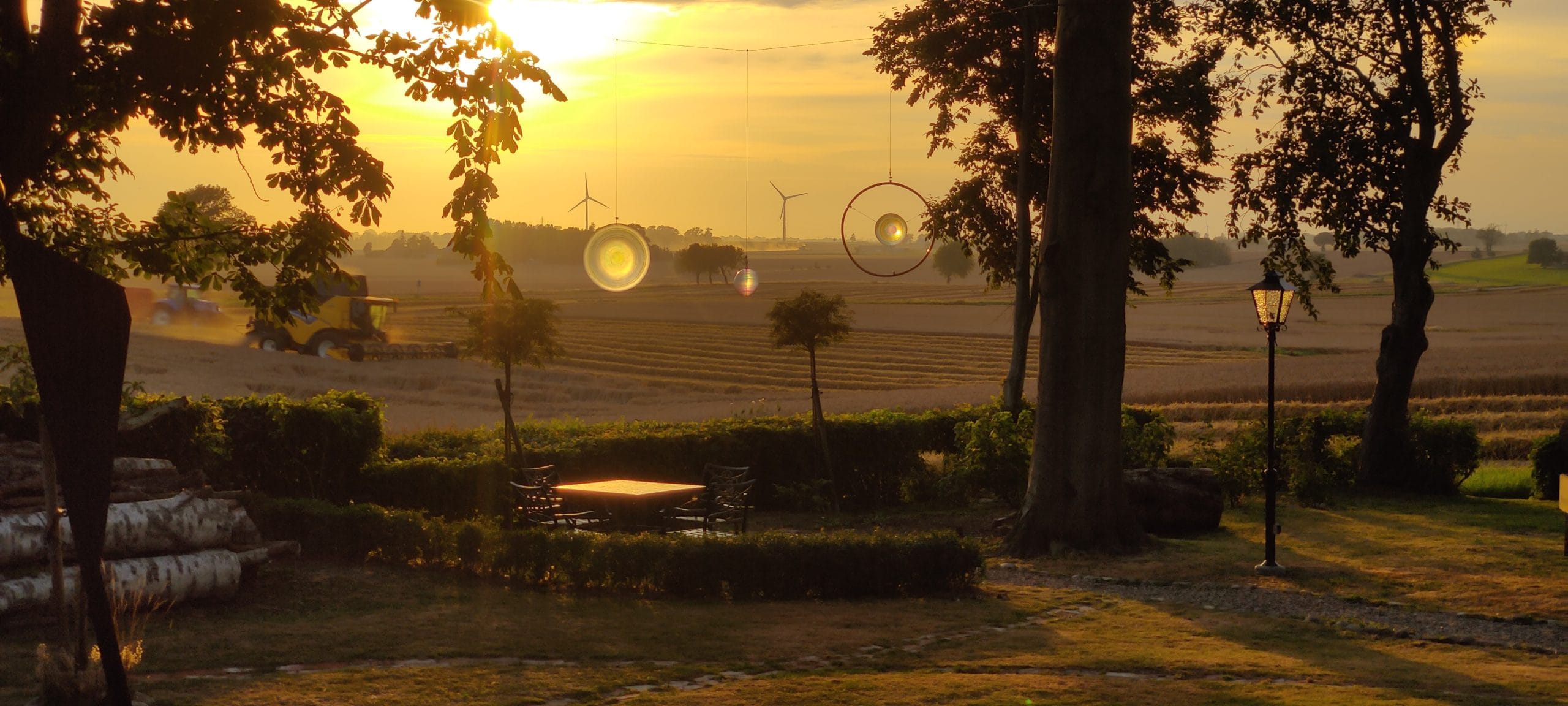 Konst & musik i solnedgången söndag 18/8